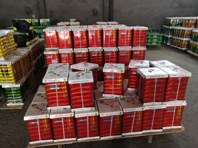 鴻運(yùn)萬能膠倉(cāng)庫(kù)圖片